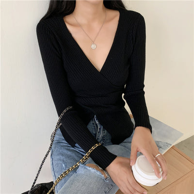 Zoe's™ V-neck Long-sleeved T-shirt